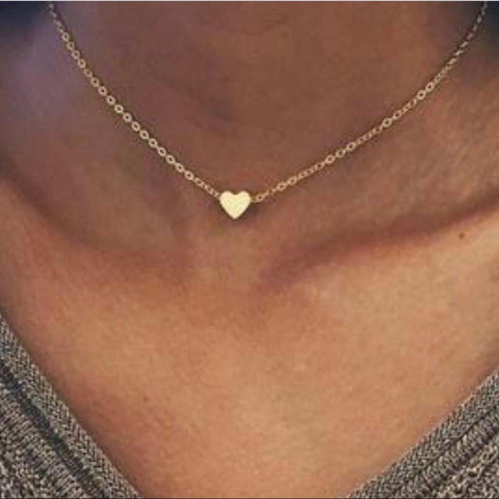 DAINTY HEART EARRING & CLAVICLE NECKLACE SET